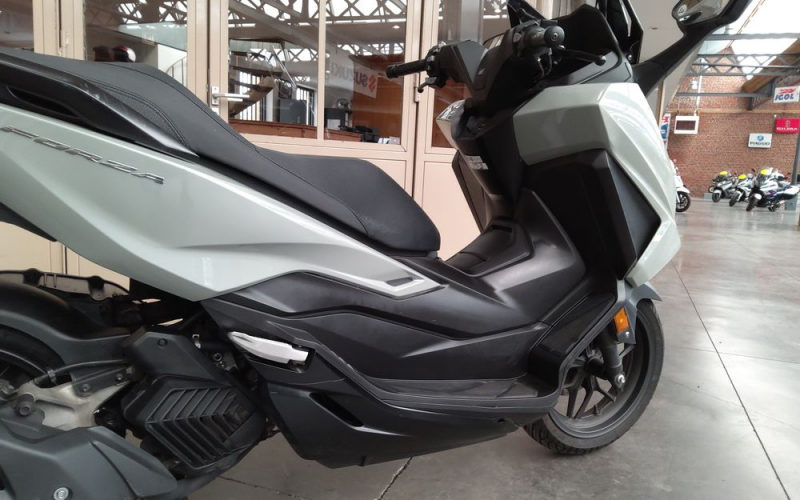 Honda forza 125