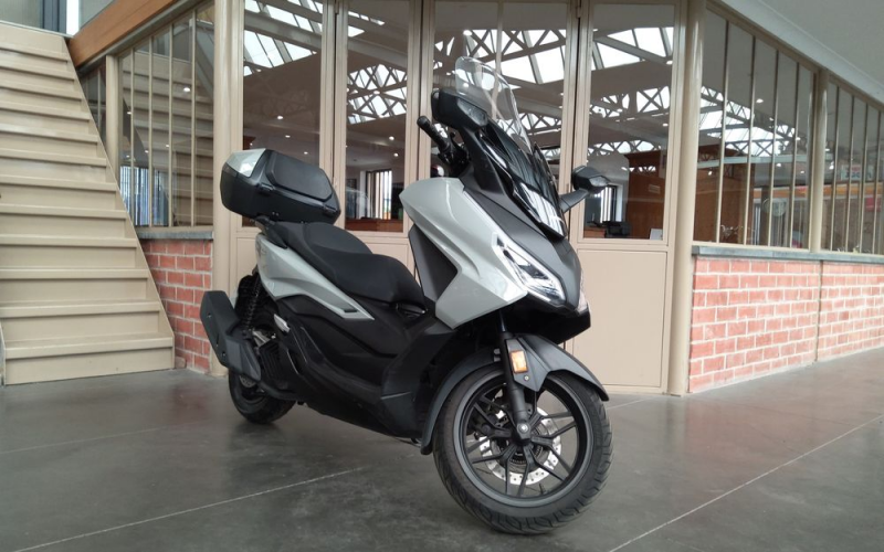 Honda forza 125