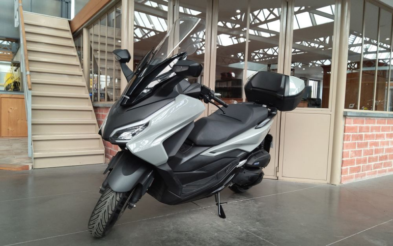 Honda forza 125