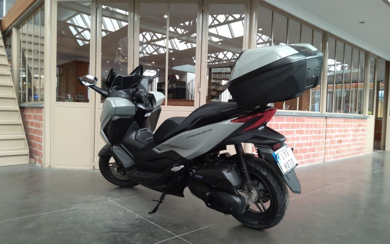 Honda forza 125