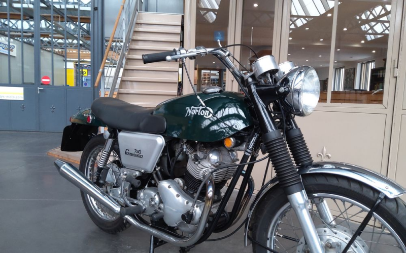 Norton commando 750