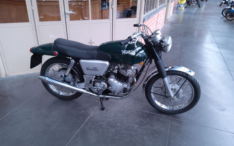 Norton commando 750