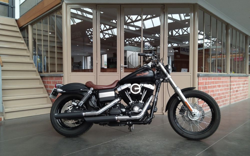 Harley street bob 1584