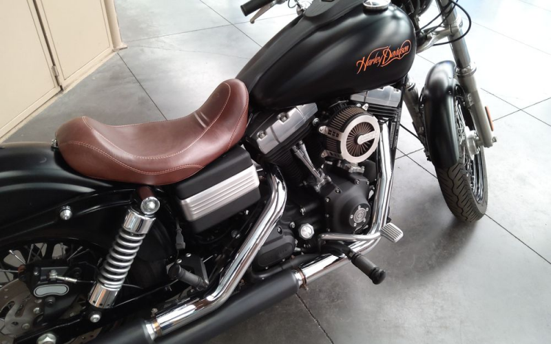Harley street bob 1584