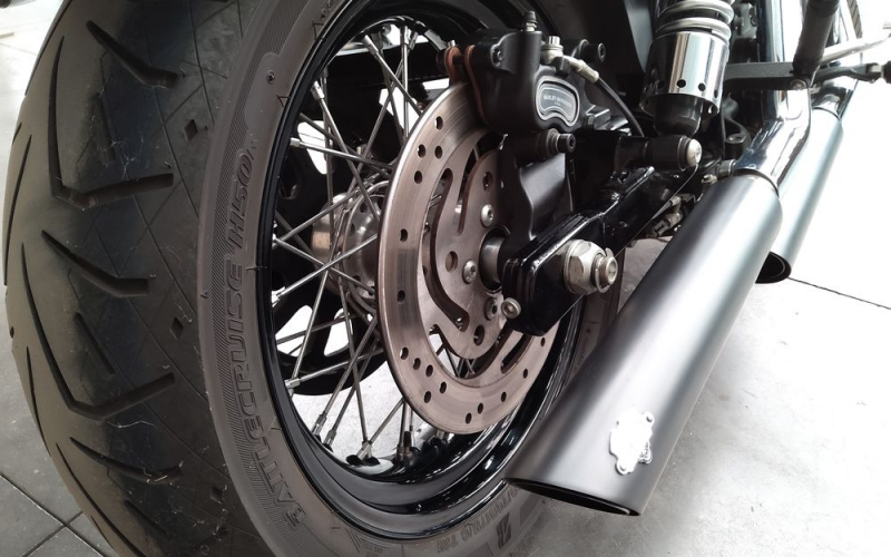 Harley street bob 1584