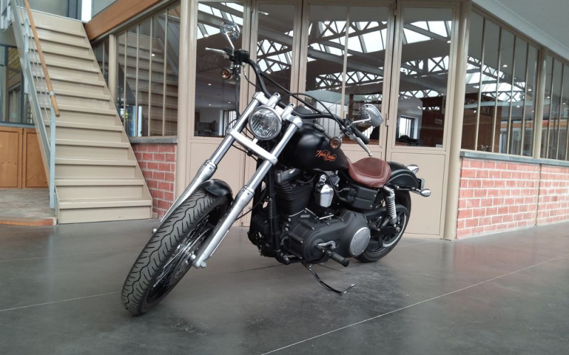 Harley street bob 1584