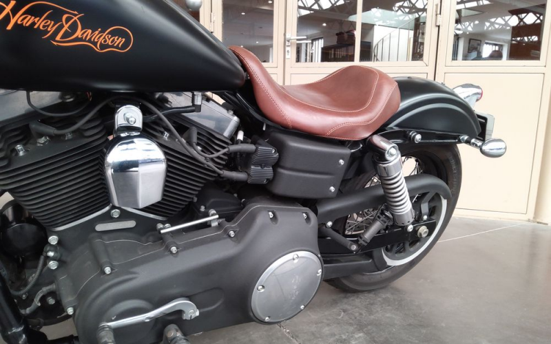 Harley street bob 1584