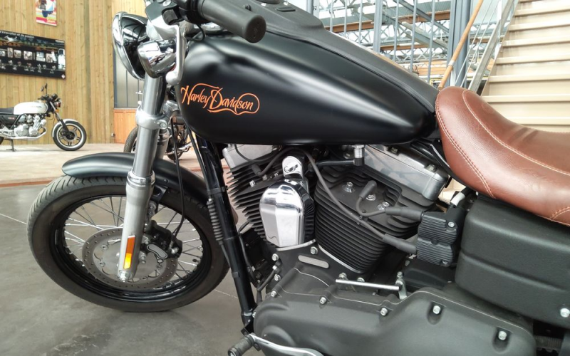 Harley street bob 1584